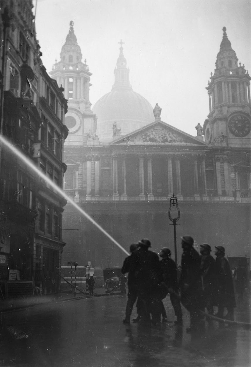 St Paul's Cathedral WWII Postcard Pack (Set of 8)