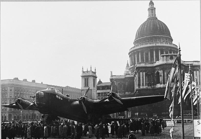 St Paul's Cathedral WWII Postcard Pack (Set of 8)