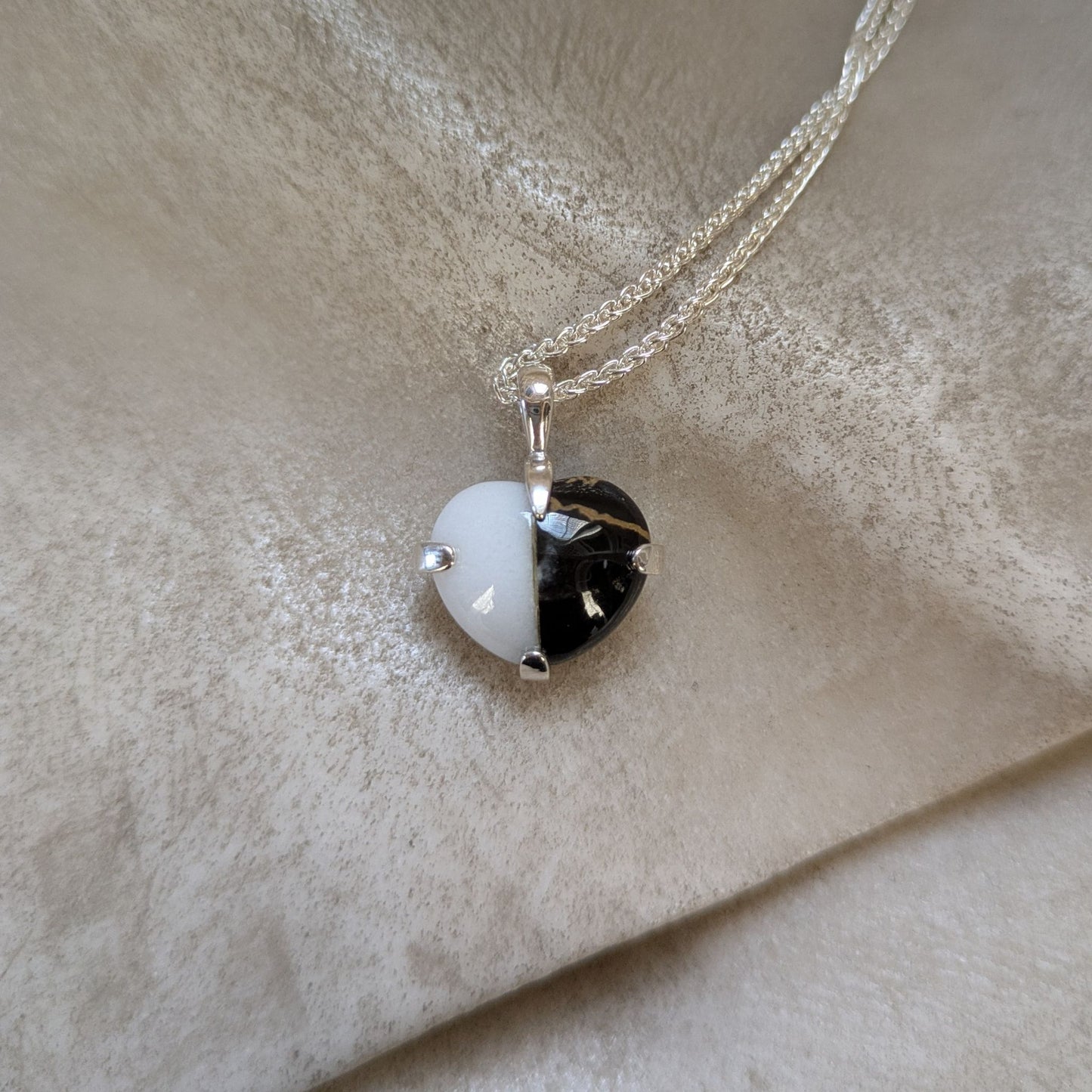 St Paul’s Cathedral – Cross Heart Pendant (Portoro & Carrara Marble)