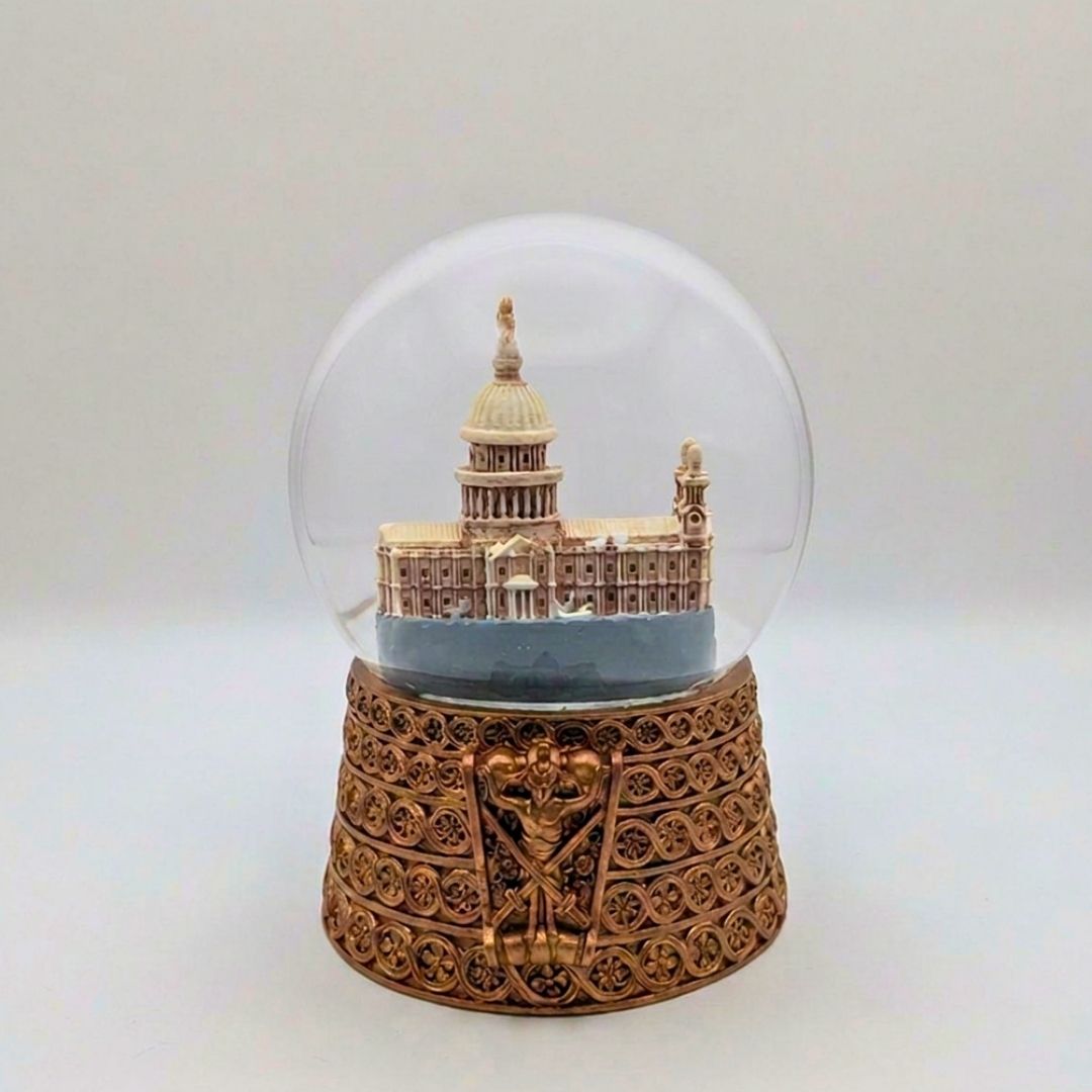 St Paul's Cathedral Snowglobe with Birds | Exclusive London